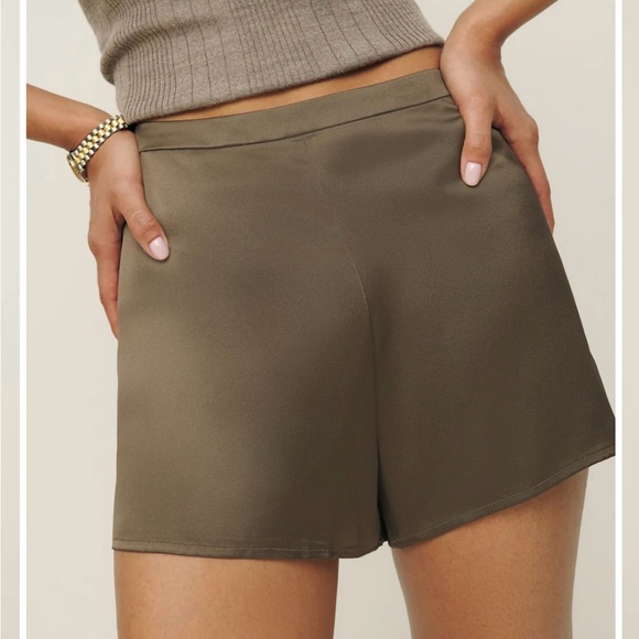 NWT Reformation Chloe Silk Shorts, Olive Brown Morel - Picture 4 of 6